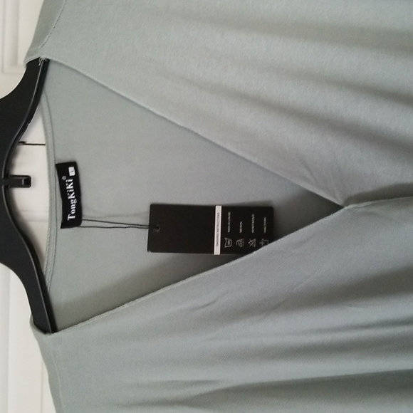 New top - Picture 2 of 5